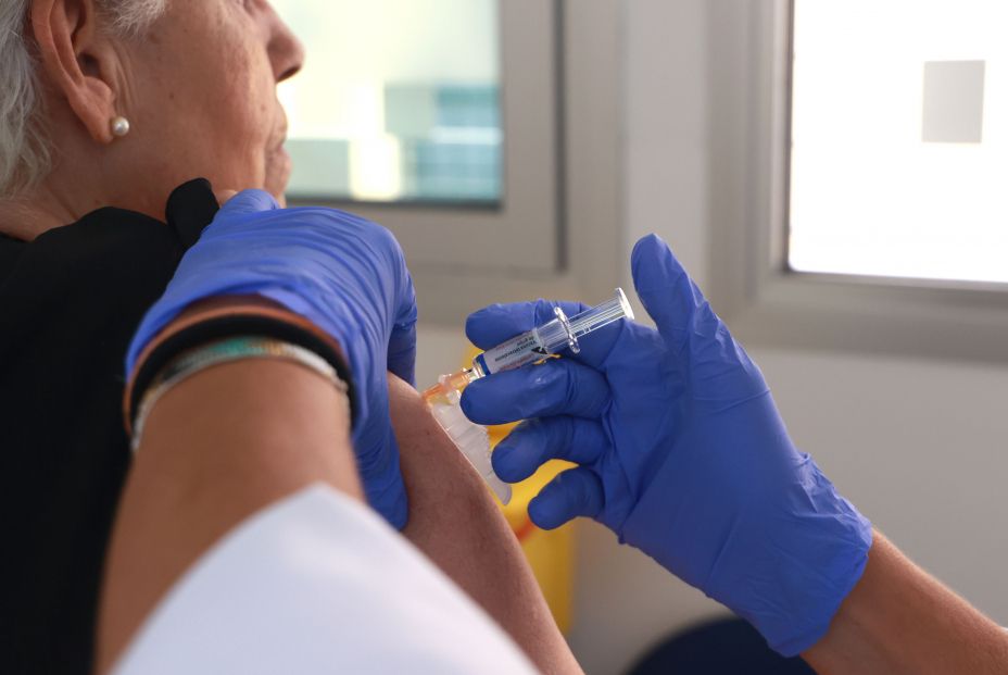 La vacuna antigripal para los mayores de 65 años ha alcanzado una cobertura del 54,8 por ciento La vacuna antigripal para los mayores de 65 años ha alcanzado una cobertura del 54,8 por ciento