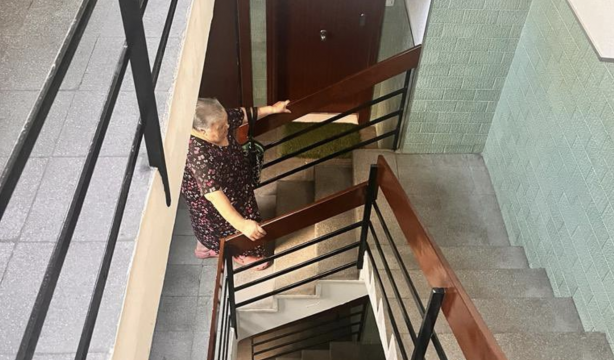 Un 30% de la población mayor de 65 años vive en un edificio sin ascensor
