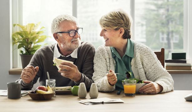 Un poco de sobrepeso o adelgazar: ¿qué es más saludable en las personas mayores? Foto: Bigstock