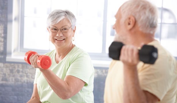 Lanzan una guía para ayudar a las personas mayores a mantenerse en forma. Foto: Bigstock