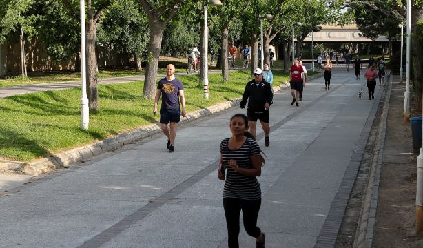 20 minutos de ejercicio moderado puede compensar una mala noche de sueño