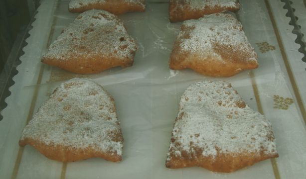 Receta de bartolillos rellenos tradicionales de Madrid y una crema de anís gourmet para acompañar. Foto: Wikimedia