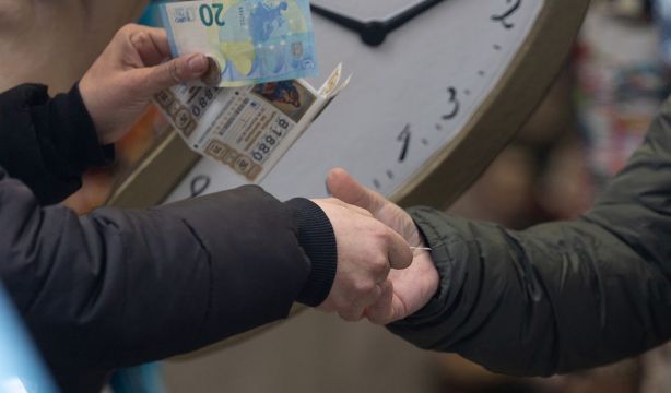 ¿Cuáles son las supersticiones más extrañas al comprar la Lotería de Navidad?