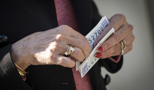 ¿Me pueden quitar la pensión si me toca la Lotería de Navidad?