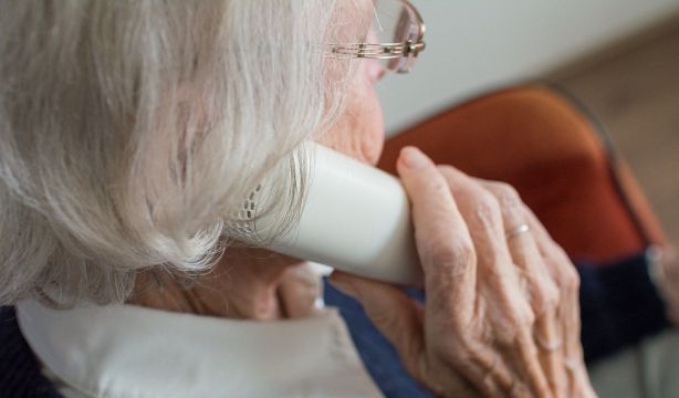 Madrid detectará la soledad no deseada de los mayores con ayuda de la Inteligencia Artificial