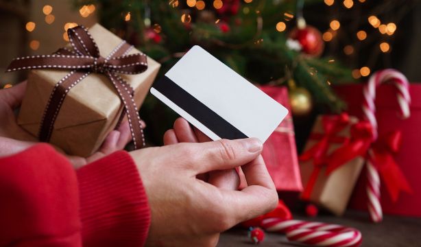 Uno de cada tres consumidores se endeudará esta Navidad: consejos para evitarlo. Foto: Bigstock