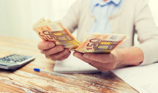 Salvavidas familiar: 8 de cada 10  sénior tendrán que ayudar a sus familias en el futuro. Foto: bigstock