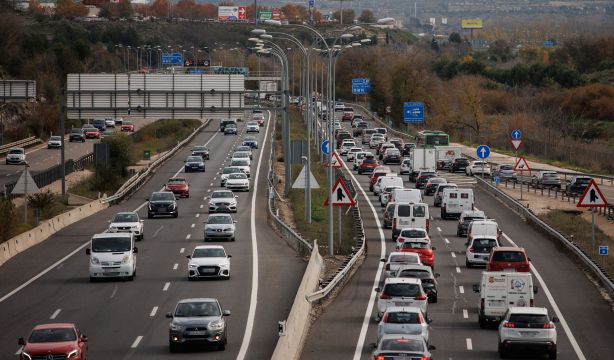La DGT aclara qué son los carriles trenzados y cómo hay que circular por ellos
