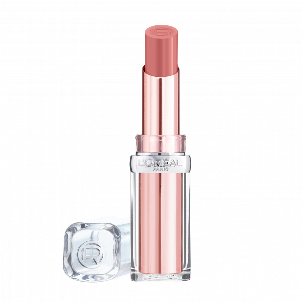 ‘Bálsamo & Labial Glow Paradise’, de L’Oréal Paris, actúa como un 2 en 1 y aporta un 47% más de hidratación a los labios (11,95 €). ‘Bálsamo & Labial Glow Paradise’, de L’Oréal Paris, actúa como un 2 en 1 y aporta un 47% más de hidratación a los labios (11,95 €).
