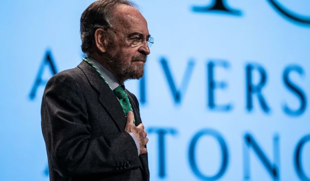 Muere el periodista y escritor sevillano Antonio Burgos a los 80 años