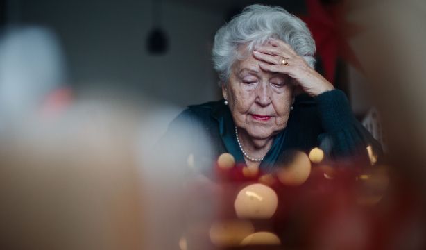 Hoy, más de dos millones de personas mayores pasarán solas la Navidad