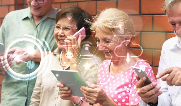 Internet suma un millón de séniors al año: "En un lustro la brecha digital habrá desaparecido"