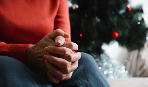 El 10,2% de las personas que se sienten solas en España sufren más este aislamiento en Navidad
