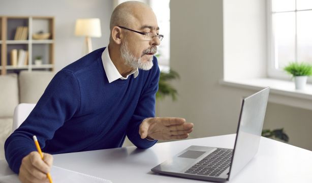 Así sube la base máxima de cotización este 2024. Foto: Bigstock