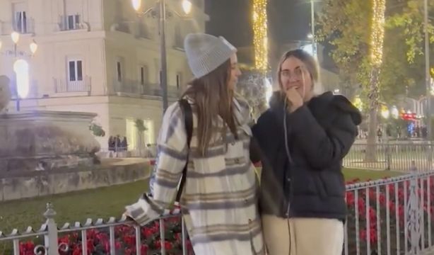 India Martínez protagoniza un emotivo dueto con una fan en Sevilla