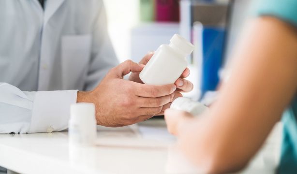 Los enfermeros ya pueden prescribir paracetamol e ibuprofeno para tratar la fiebre