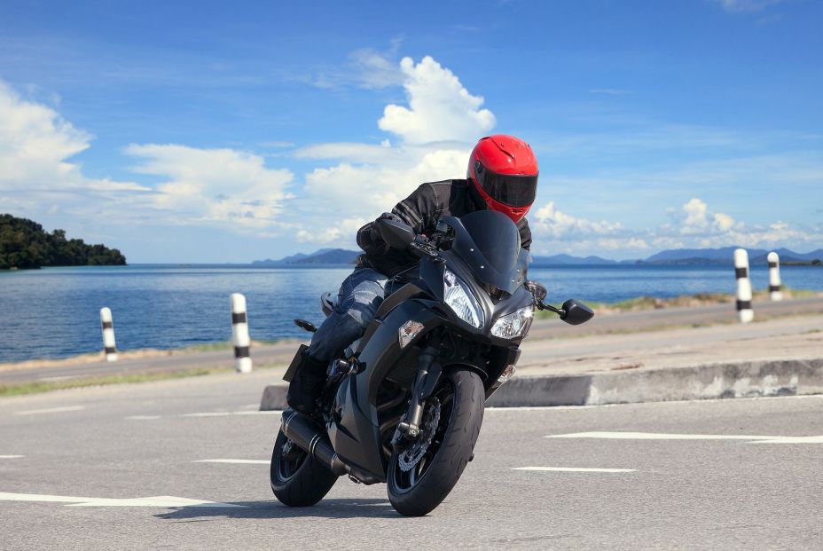 La DGT obligará a los motoristas a usar un casco integral o modular y guantes homologados en carrete La DGT obligará a los motoristas a usar un casco integral o modular y guantes homologados en carrete