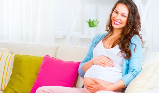 España registra mil nacimientos más que en 2024, pero sigue cifras muy bajas 