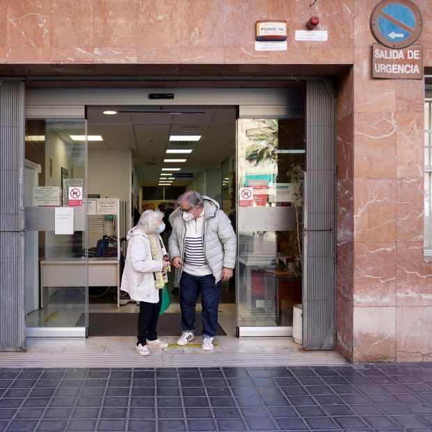 europapress 5669130 varias personas mascarilla salir centre salut chile enero 2023 valencia 1 621x621 europapress 5669130 varias personas mascarilla salir centre salut chile enero 2023 valencia 1 621x621