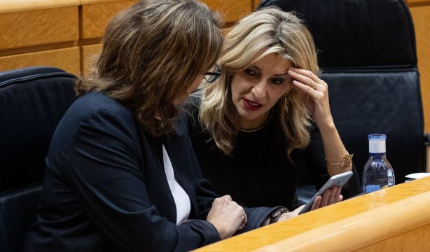 Yolanda Díaz: "Podemos ha golpeado a los trabajadores de la mano de PP y Vox"