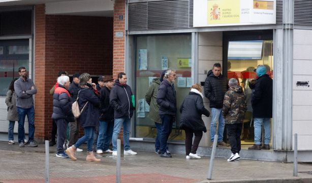 Así queda el subsidio de paro para mayores de 52 años tras la subida del SMI. Declaración anual para el subsidio de mayores de 52 años: todo lo que necesitas saber