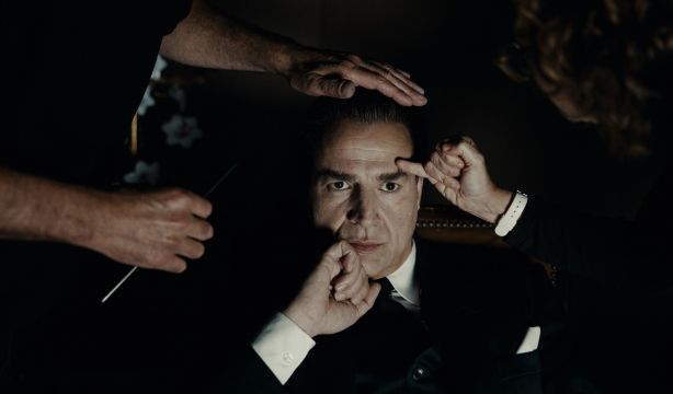 Alberto San Juan: "He establecido una relación íntima con Balenciaga"