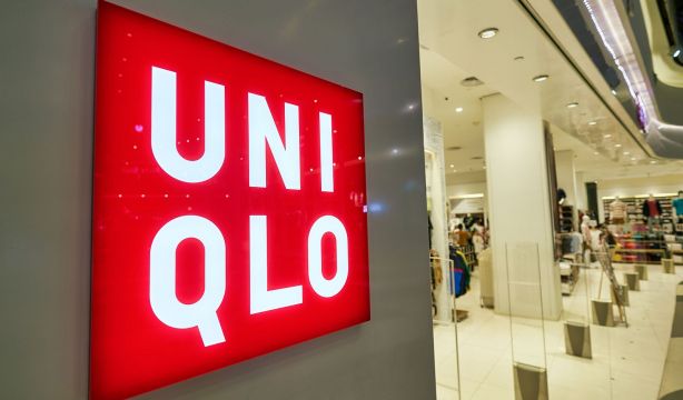 Uniqlo demanda a Shein por copiar un bolso viral