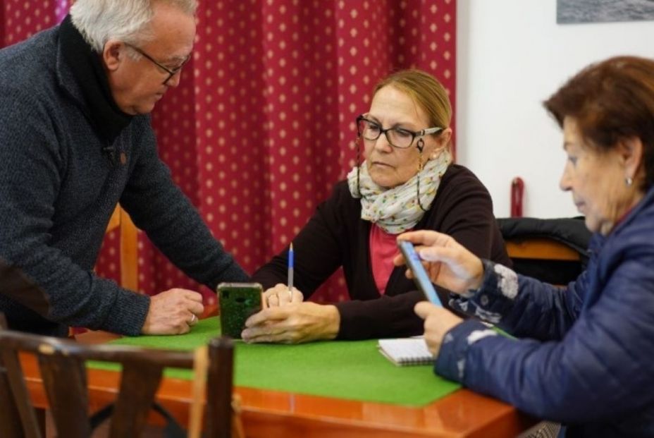 Más de 6.100 mayores reciben formación digital en la escuela Expertclick