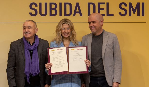 La subida del salario mínimo tiene "cara de mujer y de joven"