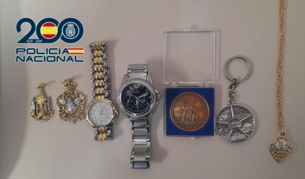 Detenidos por robar joyas a mayores para los que trabajaban y venderlas por 140.000 euros