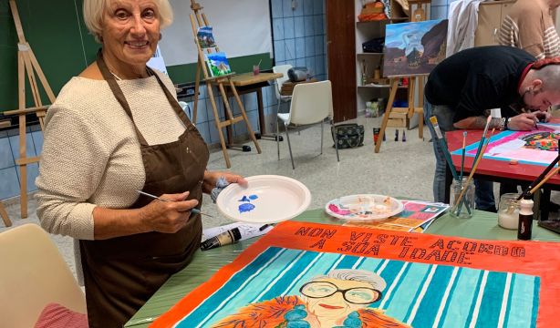 ATEGAL 'saca los colores' al edadismo: jóvenes y mayores crean grafitis para combatir prejuicios. Foto: ATEGAL