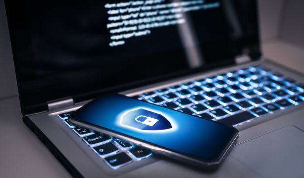 Los expertos reclaman más formación en ciberseguridad para mayores: "Ya llegamos tarde"