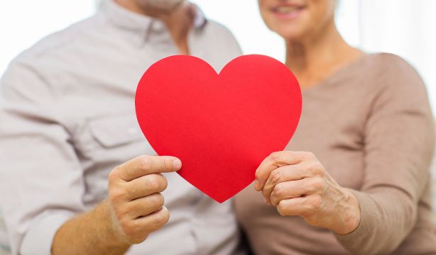 ¡Nunca es tarde! Las mejores aplicaciones de citas para personas mayores