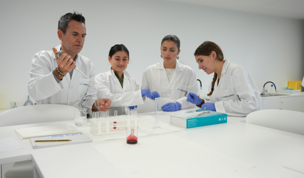 Cámara de Madrid y Metrodora forman a 215 alumnos para cubrir la demanda de profesionales sanitarios