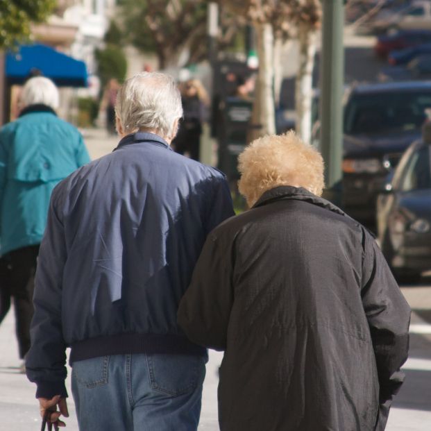 CEOMA pide que la FP forme a profesionales que ayuden a crear 'entornos amigables' con los mayores. Foto: Bigstock CEOMA pide que la FP forme a profesionales que ayuden a crear 'entornos amigables' con los mayores. Foto: Bigstock