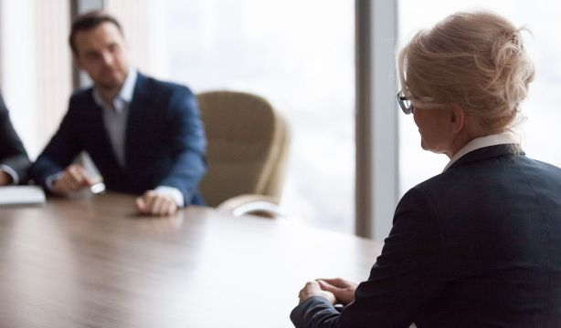 Un abogado aclara si puedes ir a entrevistas laborales estando de baja