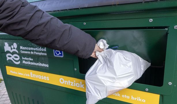 Contenedores accesibles para personas mayores: Pamplona y otras ciudades que ya los tienen. Foto: Europa Press