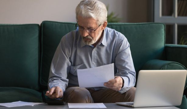 Cómo domiciliar tus recibos. El importante aviso del Banco de España a quienes tengan domiciliados los recibos de luz y agua