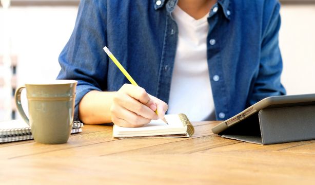 Conoce los recursos formativos de Reconectados para familiares y profesionales