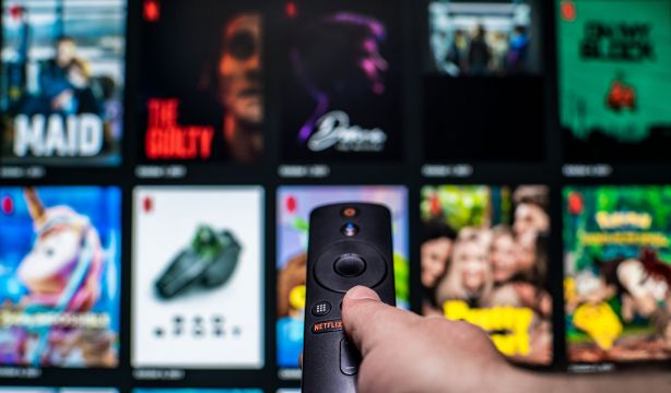 Plataformas de televisión: planes, precios y puntos fuertes de cada una (Bigstock)