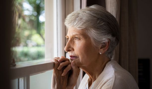 Una IA contacta con mayores madrileños y un tercio de ellos revelan que se sienten solos (Europa Press)