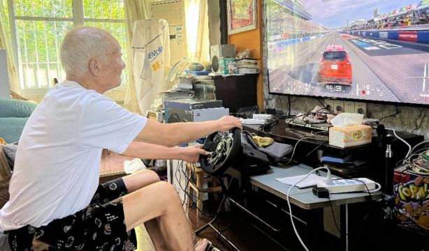 Yang Biglin, streamer de videojuegos a los 88 años