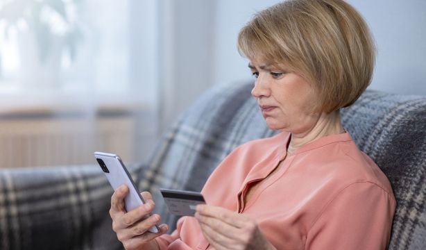 La Policía alerta de un nuevo fraude por WhatsApp que ha estafado más de 11.000 euros