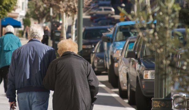 Onda (Valencia), nueva ciudad amigable con las personas mayores (Bigstock)