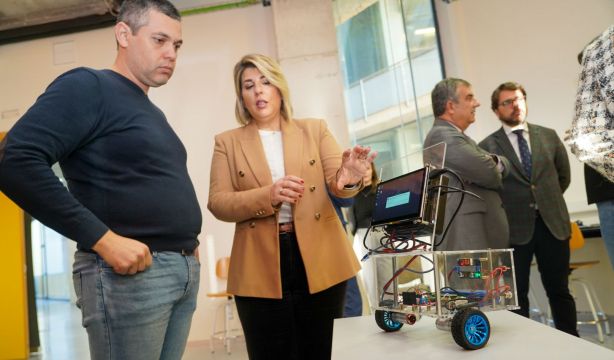 Juno, el robot que ayudará a las personas mayores con movilidad reducida y deterioro cognitivo . Ayuntamiento de Cartagena 