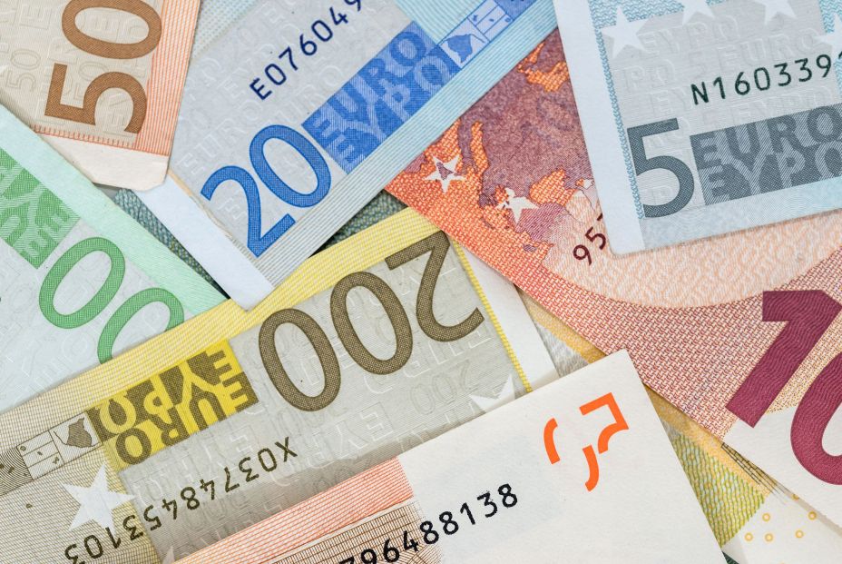 ¿Convives con una persona mayor de 65 años? Así puedes desgravar en la declaración de la renta (Bigstock) ¿Convives con una persona mayor de 65 años? Así puedes desgravar en la declaración de la renta (Bigstock)