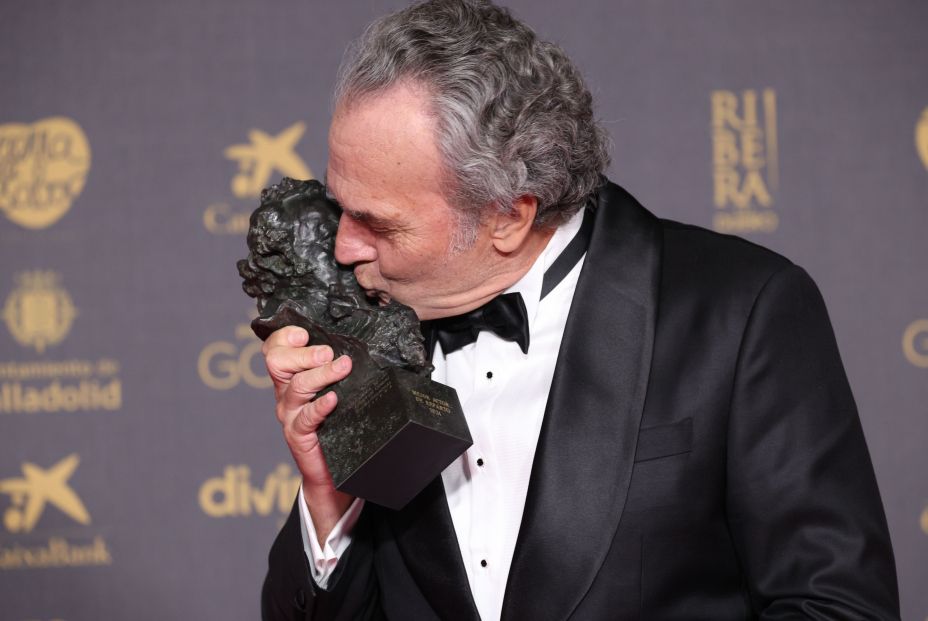 EuropaPress 5752352 actor jose coronado posa recibir goya mejor actor reparto cerrar ojos gala