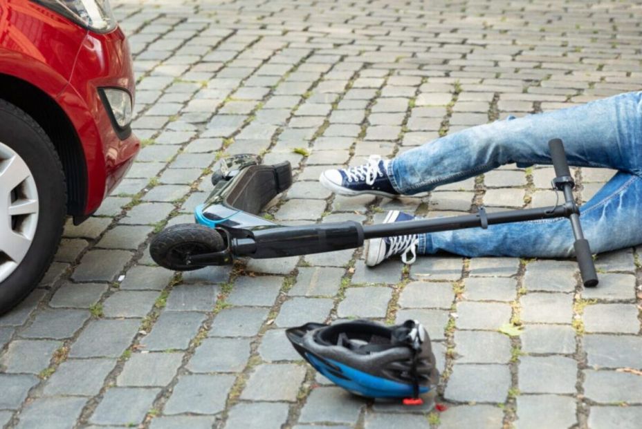 El teléfono 018 para víctimas de tráfico, la señal V16 y el seguro obligatorio para VMP, en 2026 El teléfono 018 para víctimas de tráfico, la señal V16 y el seguro obligatorio para VMP, en 2026