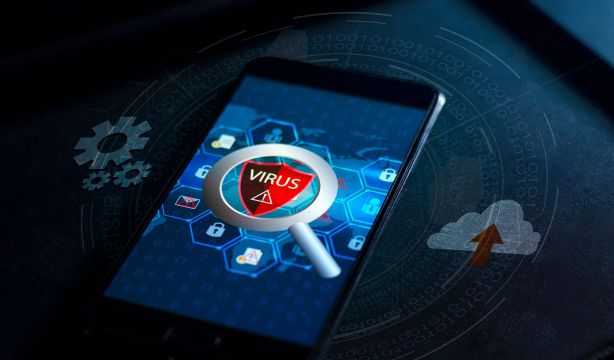 Nueva estafa amenaza con difundir material íntimo para extorsionar a los usuarios