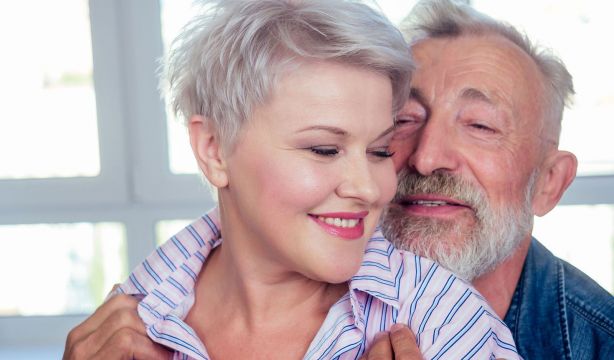 Los mayores de 50 años son los más satisfechos con su vida sexual .